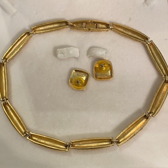 Fifth Avenue Collection Gold Collar Necklace set - Picture 5 of 5